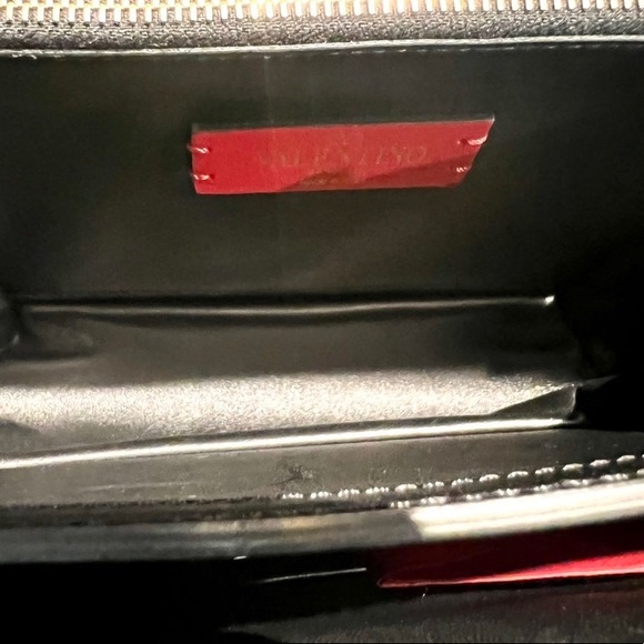 VALENTINO GARAVANI NWT BLACK LEATHER ROCK STAR GOLD STUDDED SHOULDER BAG - Picture 3 of 14